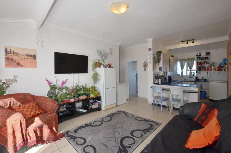 2 Bedroom Property for Sale in Oakglen Western Cape